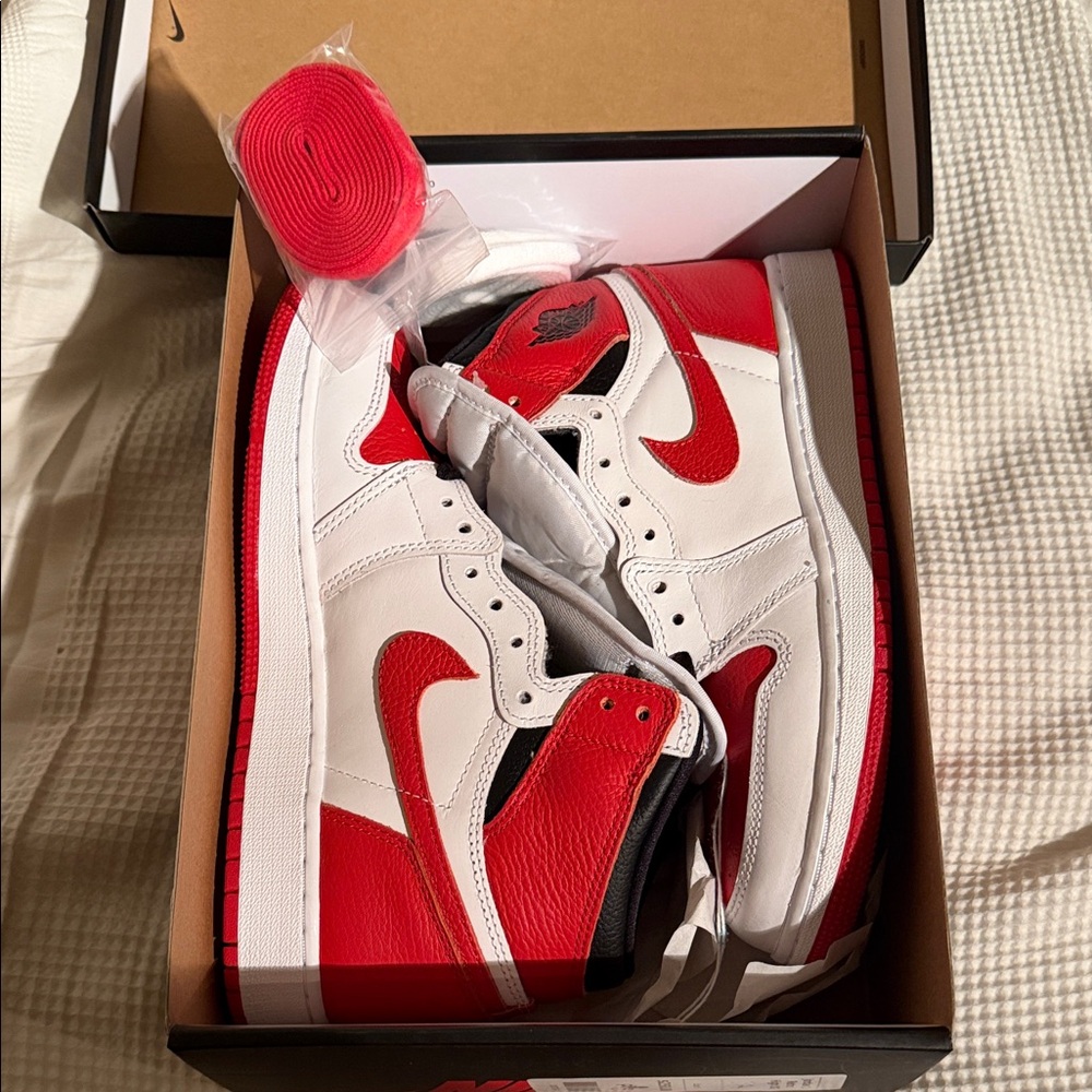 Nike Air Jordan 1 Retro High OG - Black and Red